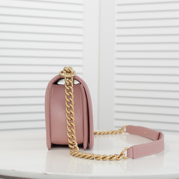 シャネルバッグ背面デザイン